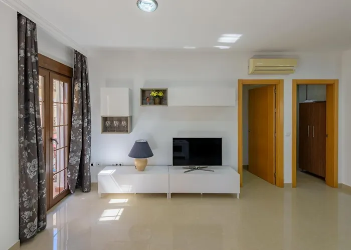 Apartamento Centrico Sibarys - 2 Dormitorios- Calle Pintada